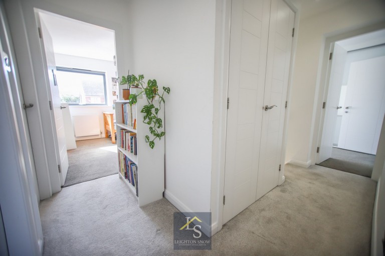 Images for Carlton Avenue, Bramhall, SK7 EAID:425574707 BID:a331354c-8a27-4290-8521-a2425358b7e6