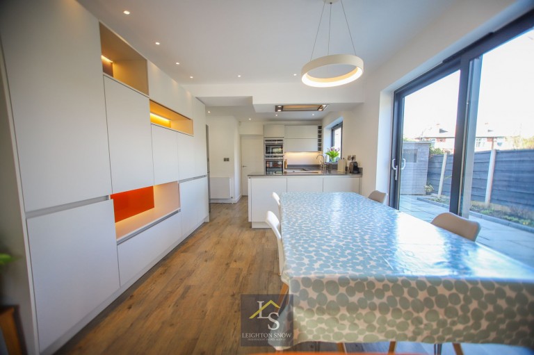 Images for Carlton Avenue, Bramhall, SK7 EAID:425574707 BID:a331354c-8a27-4290-8521-a2425358b7e6