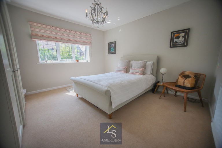 Images for Whitehaven Road, Bramhall, SK7 EAID:425574707 BID:a331354c-8a27-4290-8521-a2425358b7e6