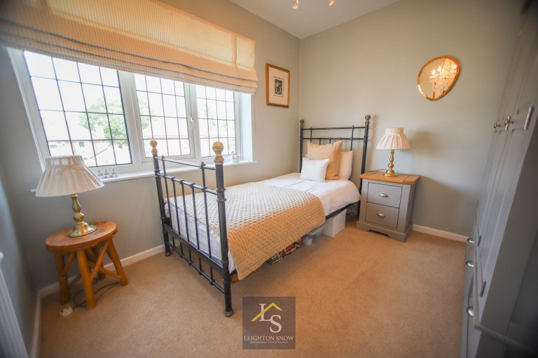 Images for Whitehaven Road, Bramhall, SK7 EAID:425574707 BID:a331354c-8a27-4290-8521-a2425358b7e6