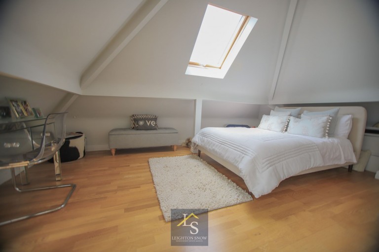 Images for Whitehaven Road, Bramhall, SK7 EAID:425574707 BID:a331354c-8a27-4290-8521-a2425358b7e6