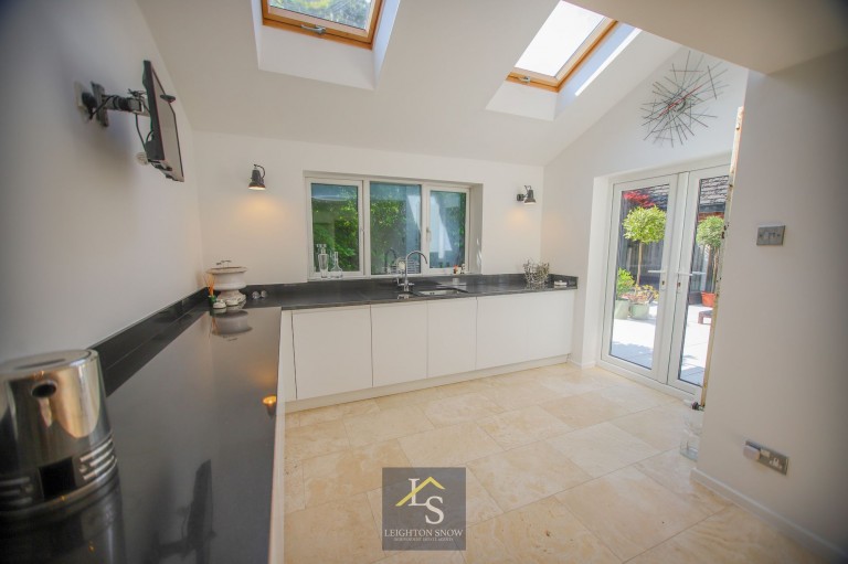 Images for Whitehaven Road, Bramhall, SK7 EAID:425574707 BID:a331354c-8a27-4290-8521-a2425358b7e6