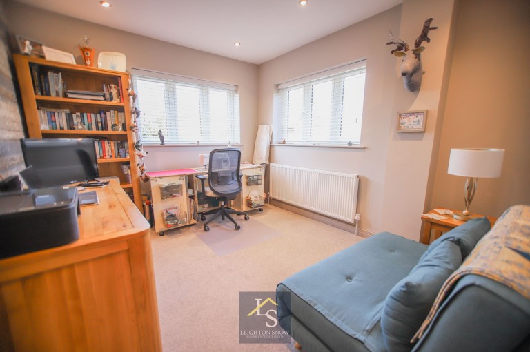 Images for Park Avenue, Bramhall, SK7 EAID:425574707 BID:a331354c-8a27-4290-8521-a2425358b7e6