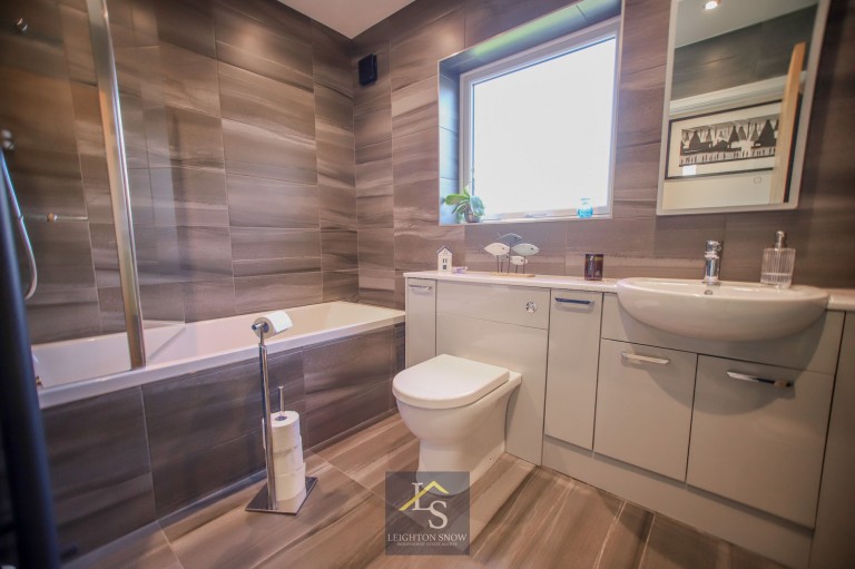 Images for Park Avenue, Bramhall, SK7 EAID:425574707 BID:a331354c-8a27-4290-8521-a2425358b7e6