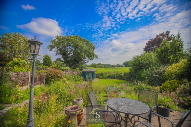 Images for Bridle Road, Woodford, SK7 EAID:425574707 BID:a331354c-8a27-4290-8521-a2425358b7e6