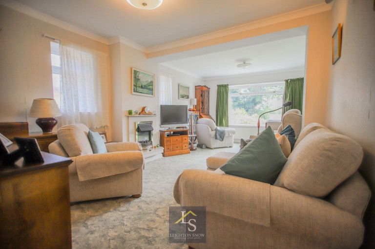 Images for Bridle Road, Woodford, SK7 EAID:425574707 BID:a331354c-8a27-4290-8521-a2425358b7e6