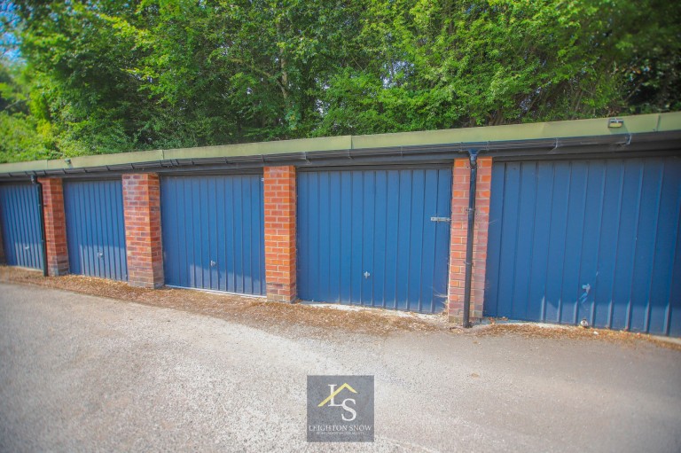 Images for Damery Court, Bramhall, SK7 EAID:425574707 BID:a331354c-8a27-4290-8521-a2425358b7e6