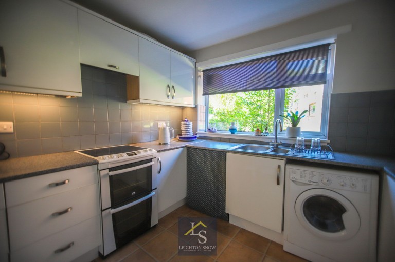 Images for Damery Court, Bramhall, SK7 EAID:425574707 BID:a331354c-8a27-4290-8521-a2425358b7e6