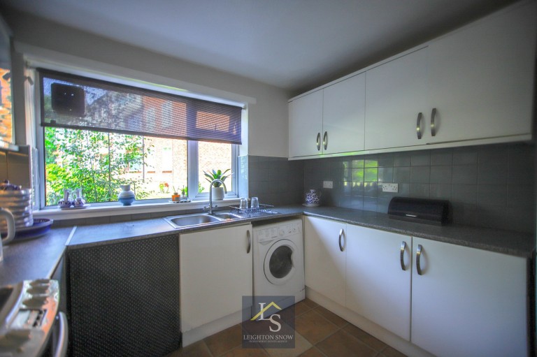 Images for Damery Court, Bramhall, SK7 EAID:425574707 BID:a331354c-8a27-4290-8521-a2425358b7e6
