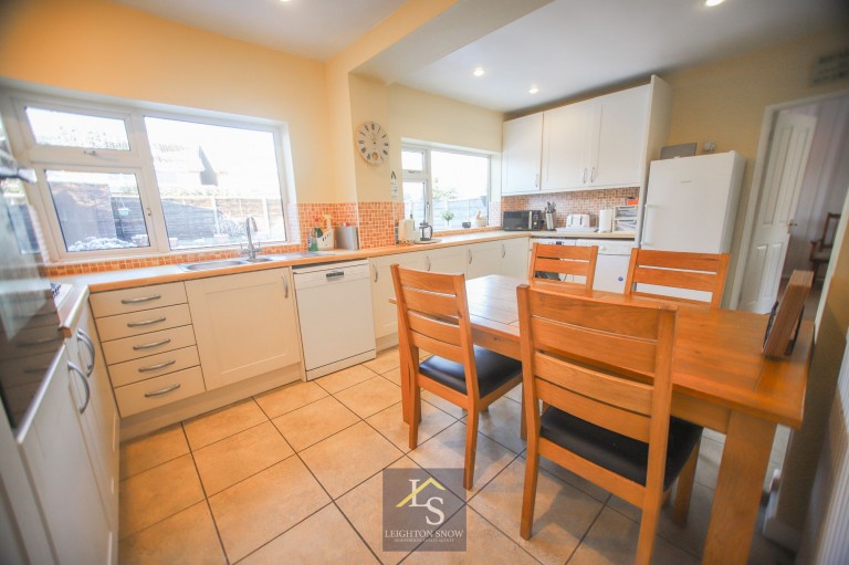 Images for Adelaide Road, Bramhall, SK7 EAID:425574707 BID:a331354c-8a27-4290-8521-a2425358b7e6