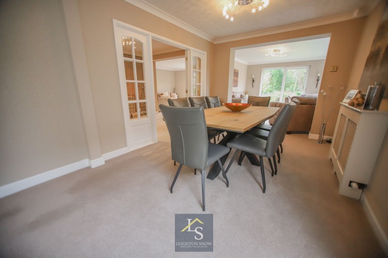 Images for Dorset Avenue, Bramhall, SK7 EAID:425574707 BID:a331354c-8a27-4290-8521-a2425358b7e6