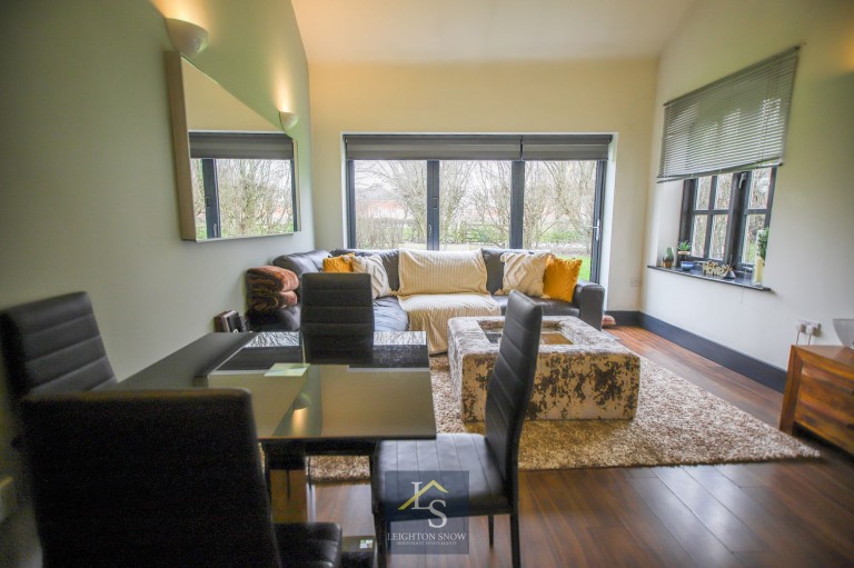 Images for Griffin Farm Drive, Heald Green, SK8 EAID:425574707 BID:a331354c-8a27-4290-8521-a2425358b7e6