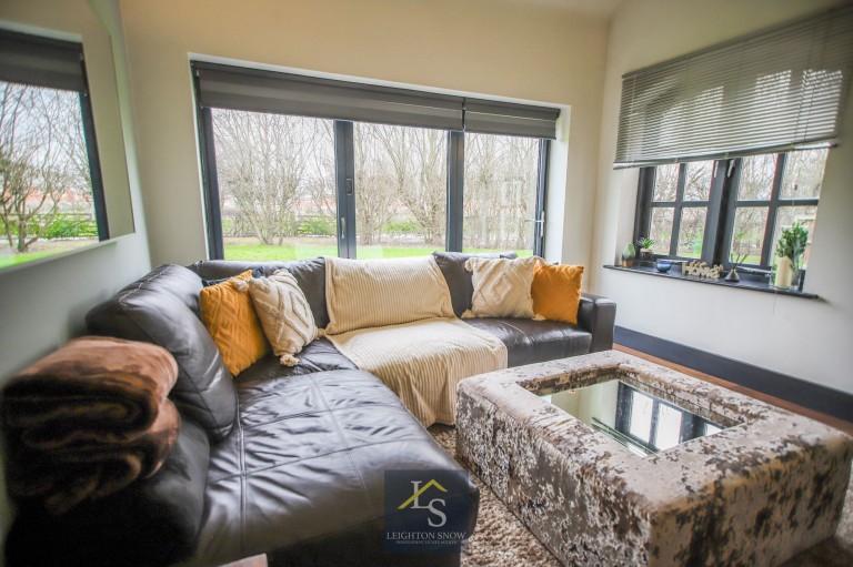 Images for Griffin Farm Drive, Heald Green, SK8 EAID:425574707 BID:a331354c-8a27-4290-8521-a2425358b7e6