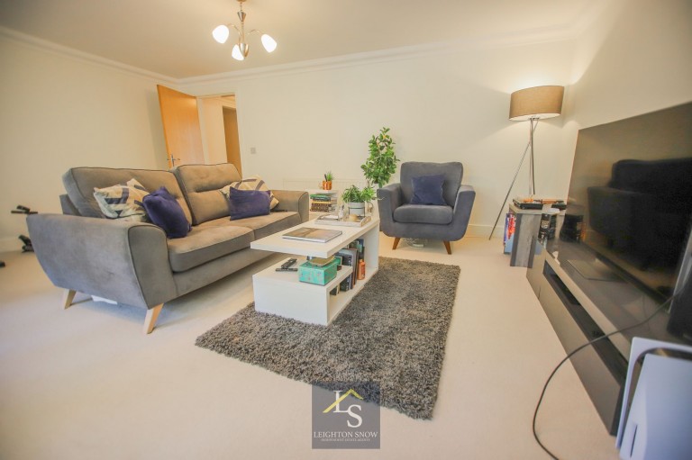 Images for Carrwood Road, Bramhall, SK7 EAID:425574707 BID:4e9803c7-4032-406b-90d5-01d6ebc98bcc