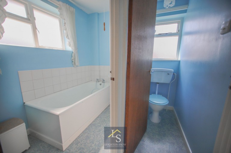 Images for Seal Road, Bramhall, SK7 EAID:425574707 BID:a331354c-8a27-4290-8521-a2425358b7e6