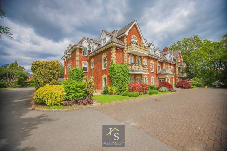 Images for Manor Road, Bramhall, SK7 EAID:425574707 BID:a331354c-8a27-4290-8521-a2425358b7e6