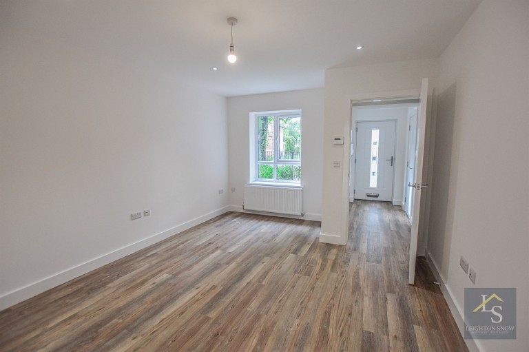 Images for Moorcroft Road, Manchester, M23 EAID:425574707 BID:a331354c-8a27-4290-8521-a2425358b7e6