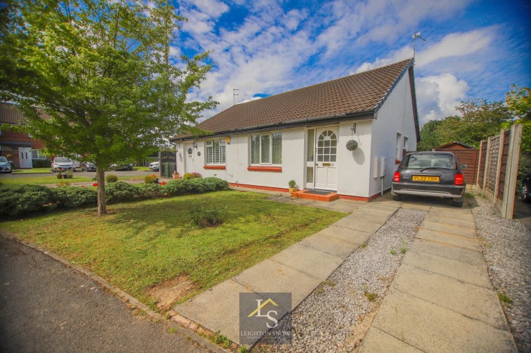 Images for Brent Moor Road, Bramhall, SK7 EAID:425574707 BID:a331354c-8a27-4290-8521-a2425358b7e6