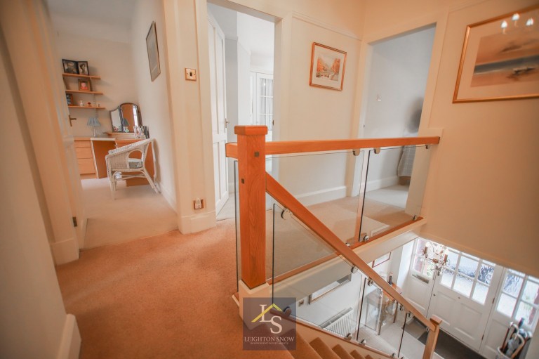 Images for Oak Drive, Bramhall, SK7 EAID:425574707 BID:a331354c-8a27-4290-8521-a2425358b7e6