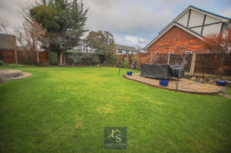 Images for Cotswold Avenue, Hazel Grove, SK7 EAID:425574707 BID:a331354c-8a27-4290-8521-a2425358b7e6