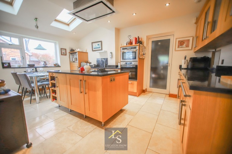 Images for Cotswold Avenue, Hazel Grove, SK7 EAID:425574707 BID:a331354c-8a27-4290-8521-a2425358b7e6