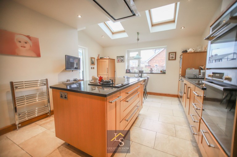 Images for Cotswold Avenue, Hazel Grove, SK7 EAID:425574707 BID:a331354c-8a27-4290-8521-a2425358b7e6