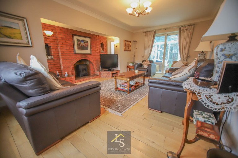 Images for Cotswold Avenue, Hazel Grove, SK7 EAID:425574707 BID:a331354c-8a27-4290-8521-a2425358b7e6