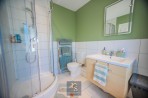 Moss Lane, Bramhall, sk7