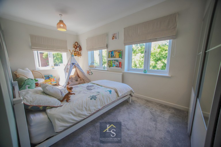 Images for Moss Lane, Bramhall, SK7 EAID:425574707 BID:a331354c-8a27-4290-8521-a2425358b7e6