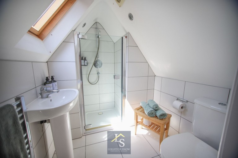 Images for Moss Lane, Bramhall, SK7 EAID:425574707 BID:a331354c-8a27-4290-8521-a2425358b7e6