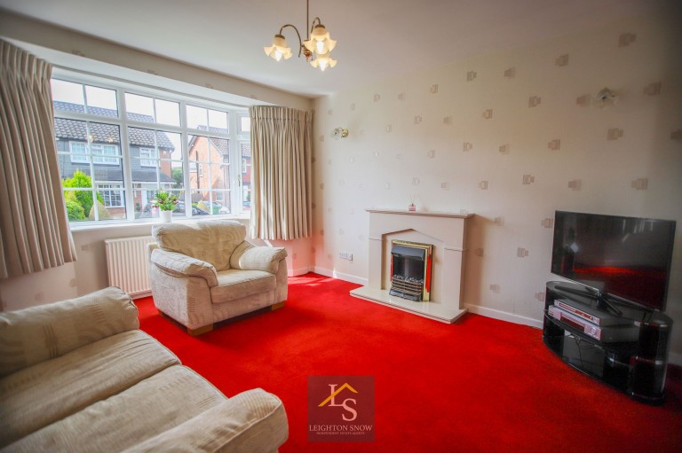 Images for Blythe Avenue, Bramhall, SK7 EAID:425574707 BID:a331354c-8a27-4290-8521-a2425358b7e6