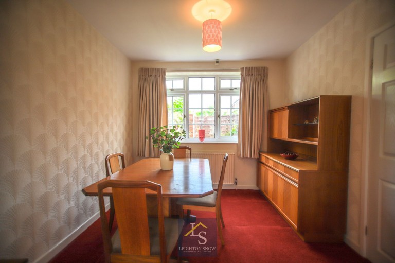 Images for Blythe Avenue, Bramhall, SK7 EAID:425574707 BID:a331354c-8a27-4290-8521-a2425358b7e6