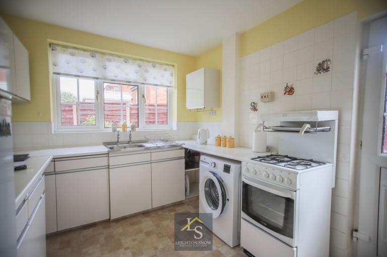 Images for Blythe Avenue, Bramhall, SK7 EAID:425574707 BID:a331354c-8a27-4290-8521-a2425358b7e6