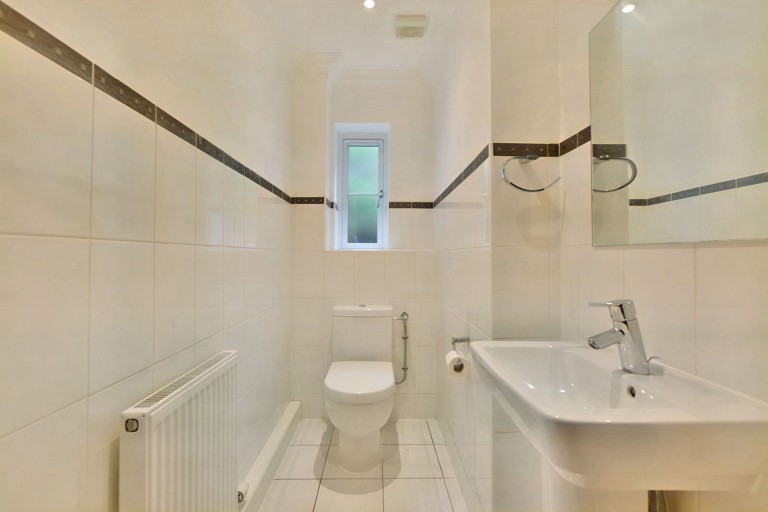 Images for Hylton Drive, Cheadle Hulme, SK8 EAID:425574707 BID:a331354c-8a27-4290-8521-a2425358b7e6