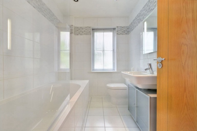 Images for Hylton Drive, Cheadle Hulme, SK8 EAID:425574707 BID:a331354c-8a27-4290-8521-a2425358b7e6