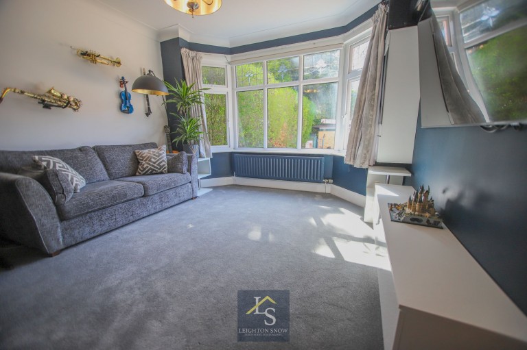 Images for Bridge Lane, Bramhall, SK7 EAID:425574707 BID:a331354c-8a27-4290-8521-a2425358b7e6