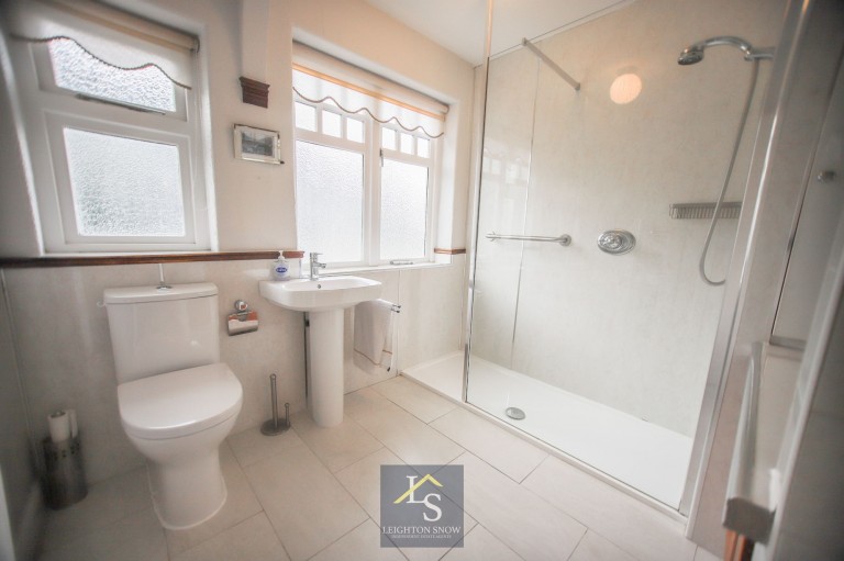 Images for Mayfield Road, Bramhall, SK7 EAID:425574707 BID:a331354c-8a27-4290-8521-a2425358b7e6