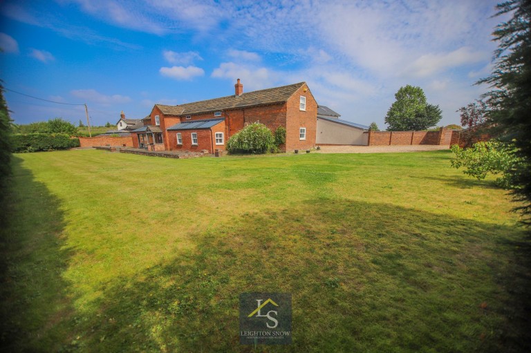 Images for Woodford Road, Poynton, SK12 EAID:425574707 BID:a331354c-8a27-4290-8521-a2425358b7e6