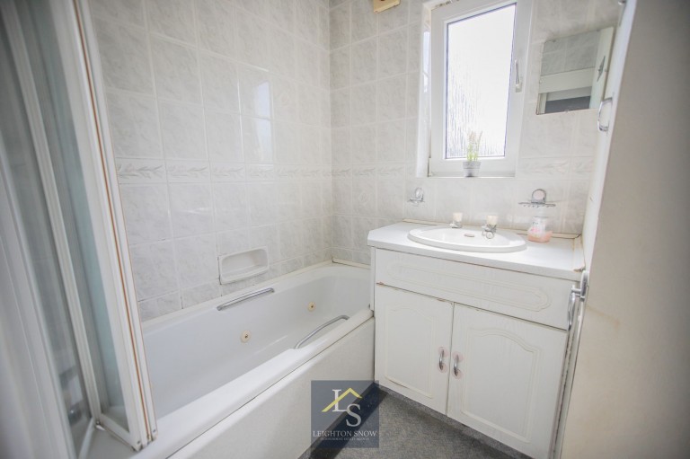 Images for Moseley Road, Cheadle Hulme, SK8 EAID:425574707 BID:a331354c-8a27-4290-8521-a2425358b7e6