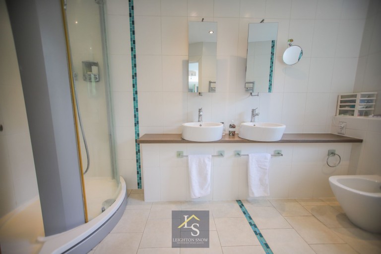Images for Poole Close, Bramhall, SK7 EAID:425574707 BID:a331354c-8a27-4290-8521-a2425358b7e6