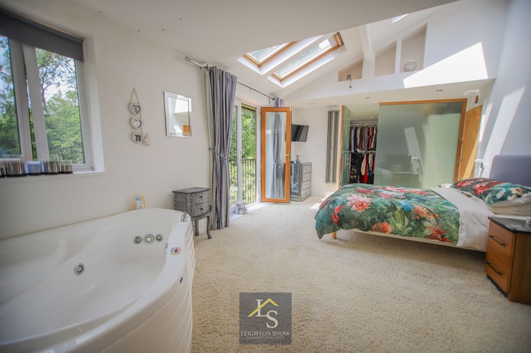 Images for Poole Close, Bramhall, SK7 EAID:425574707 BID:a331354c-8a27-4290-8521-a2425358b7e6
