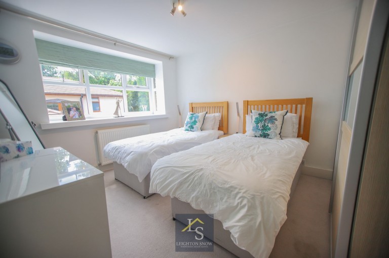 Images for Poole Close, Bramhall, SK7 EAID:425574707 BID:a331354c-8a27-4290-8521-a2425358b7e6