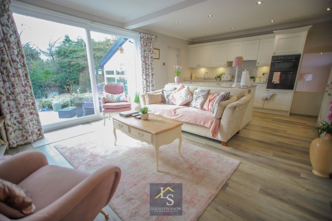 Linney Road, Bramhall, sk7