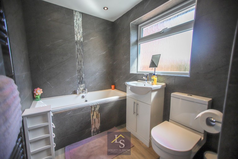 Images for The Crescent, Stockport, SK3 EAID:425574707 BID:a331354c-8a27-4290-8521-a2425358b7e6