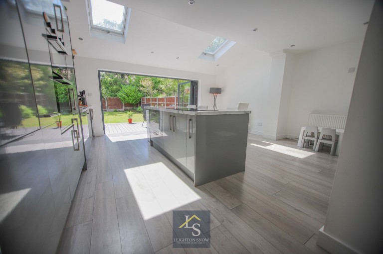 Images for Glandon Drive, Cheadle Hulme, SK8 EAID:425574707 BID:a331354c-8a27-4290-8521-a2425358b7e6