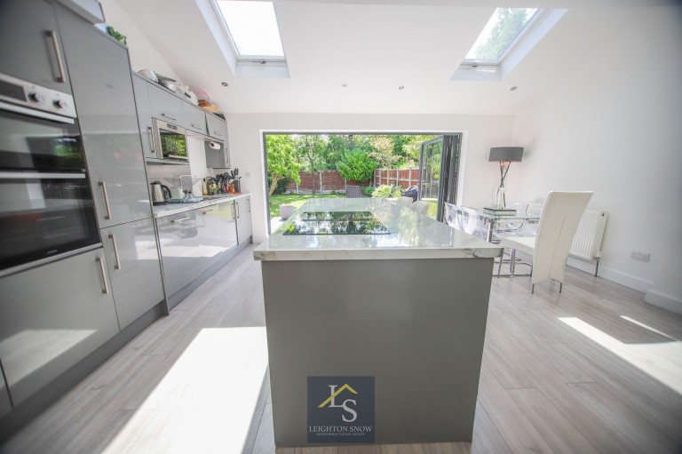Images for Glandon Drive, Cheadle Hulme, SK8 EAID:425574707 BID:a331354c-8a27-4290-8521-a2425358b7e6