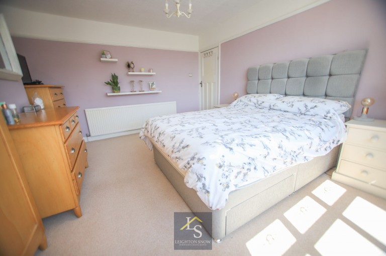 Images for West Park Road, Bramhall, SK7 EAID:425574707 BID:a331354c-8a27-4290-8521-a2425358b7e6