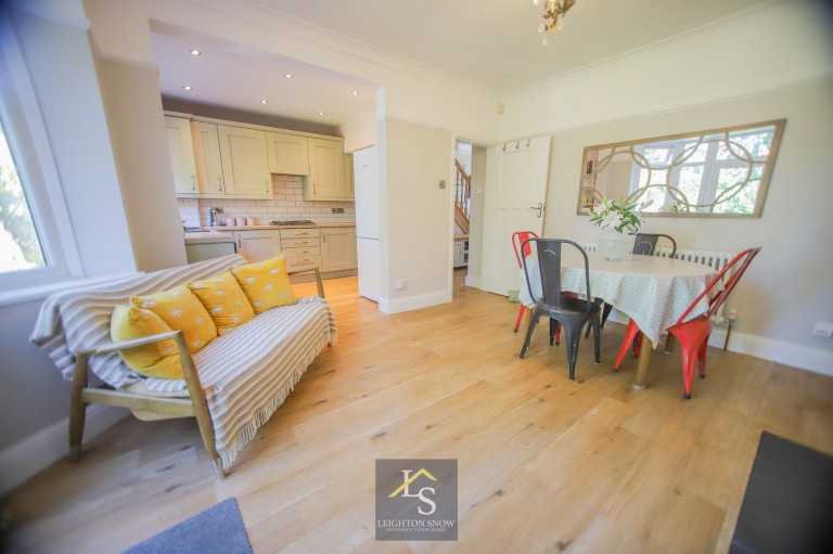 Images for West Park Road, Bramhall, SK7 EAID:425574707 BID:a331354c-8a27-4290-8521-a2425358b7e6