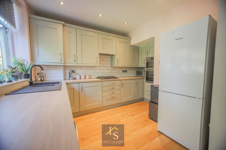 Images for West Park Road, Bramhall, SK7 EAID:425574707 BID:a331354c-8a27-4290-8521-a2425358b7e6