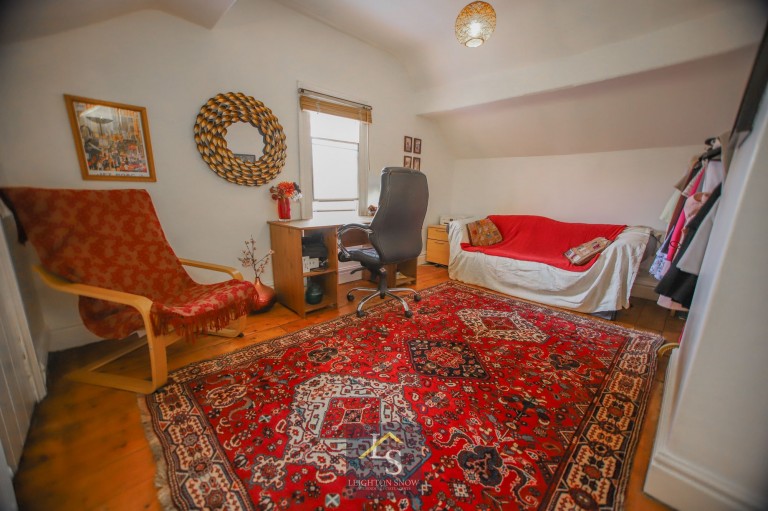 Images for Bramhall Lane South, Bramhall, SK7 EAID:425574707 BID:a331354c-8a27-4290-8521-a2425358b7e6